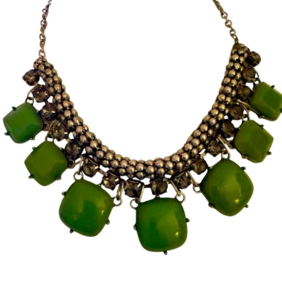 Vintage Green Chunky Bib Necklace Silver-Tone Faceted Cabochon Statement Jewelry - Picture 2 of 9